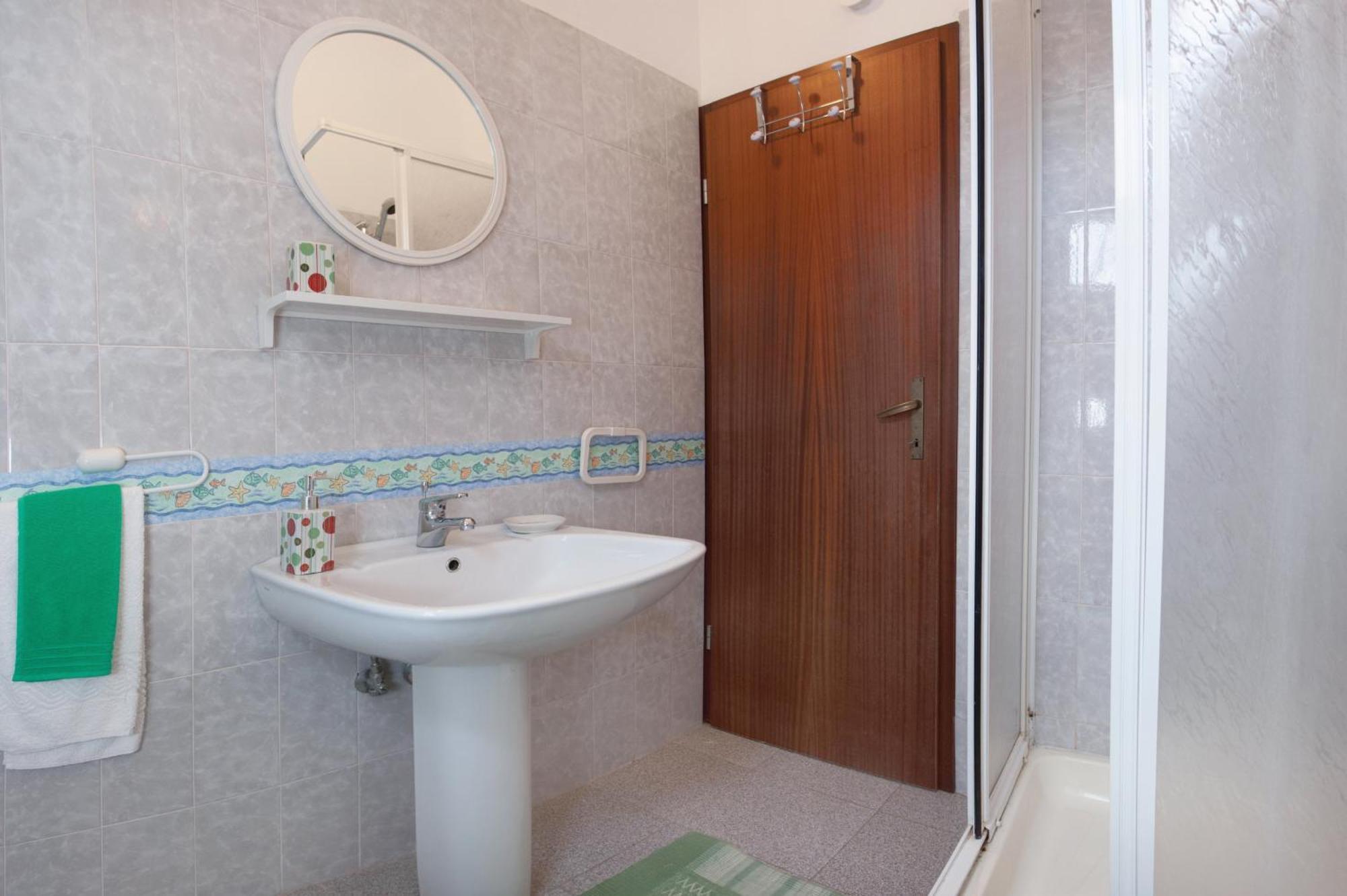 Apartments By The Sea Rastici, Ciovo - 2104 Trogir Pokój zdjęcie
