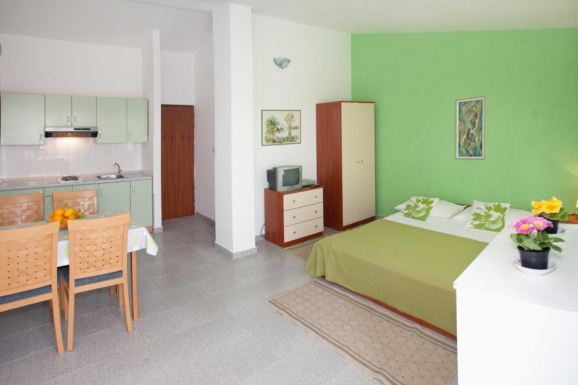 Apartments By The Sea Rastici, Ciovo - 2104 Trogir Pokój zdjęcie